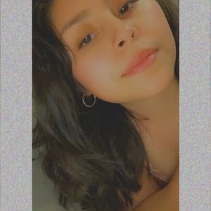 Meet your Posher, Carlota